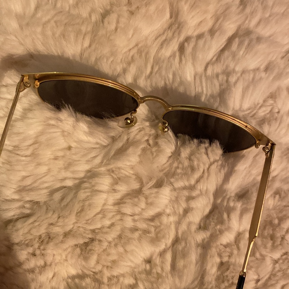 Gucci Women's Black and Gold Sunglasses Authentic - Picture 11 of 14